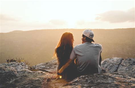 Jeu de carte kamasutra : Explorez l'intimité en couple avec notre jeu.